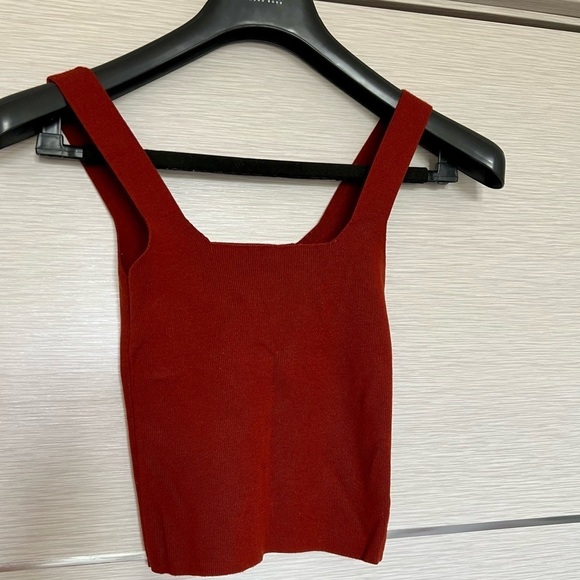 Tops - Stradivarius crop top is Size S
